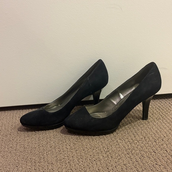 Bandolino Shoes - Bandolino Classic Black Heels